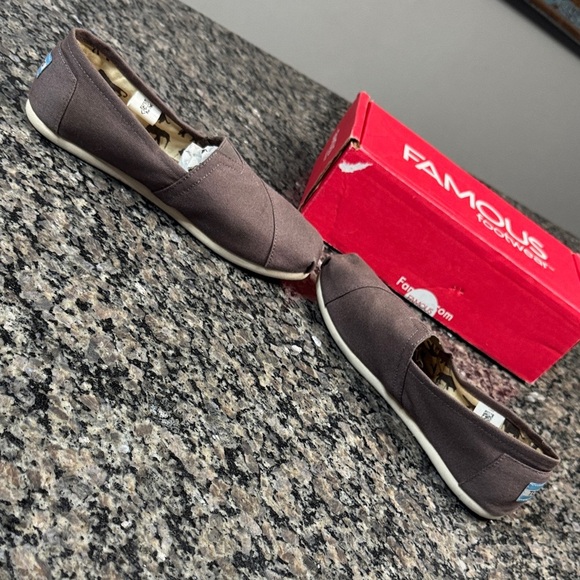 TOMS Taupe Canvas flat loafers Slip-Ons EuC 9 - Picture 6 of 11
